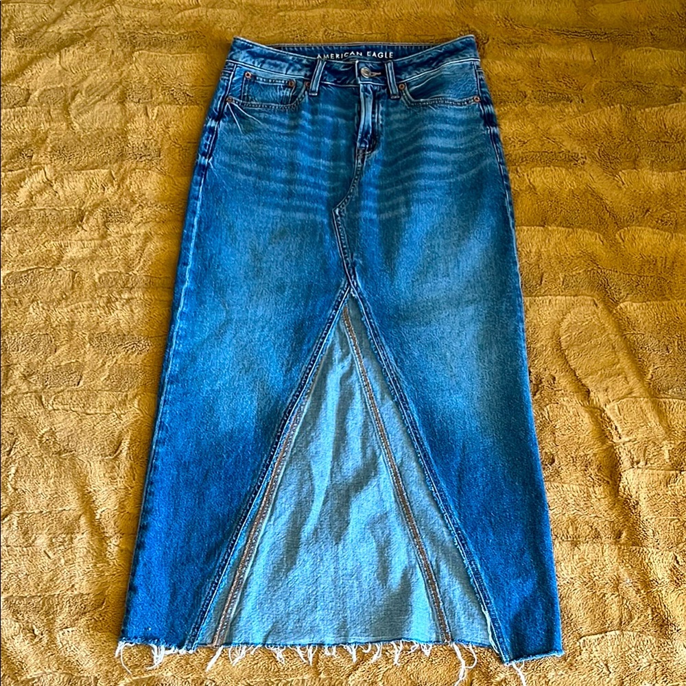 American Eagle denim skirt ￼